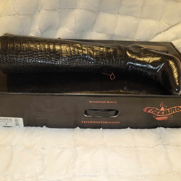 Boots - Picture 4 of 4